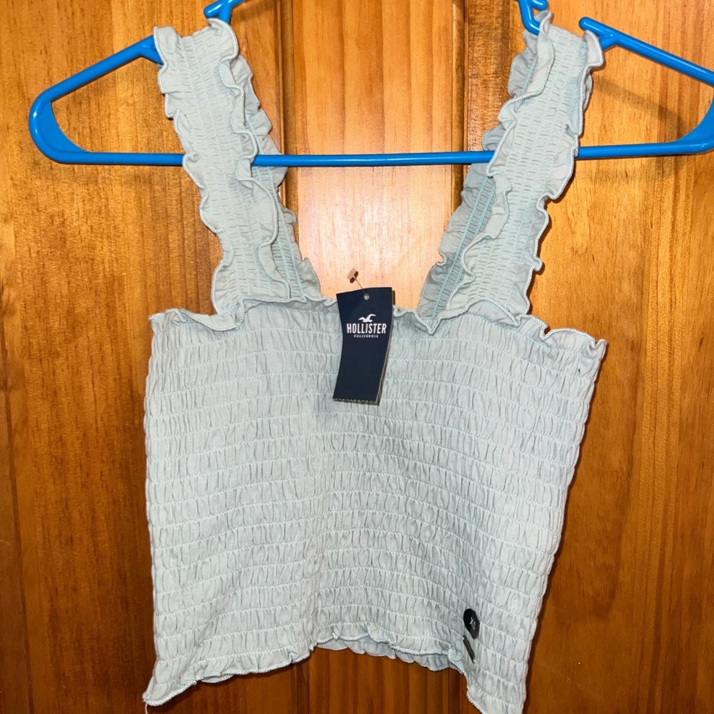 Brand New w/ Tags: Hollister Mint Ruffled Crop Top
